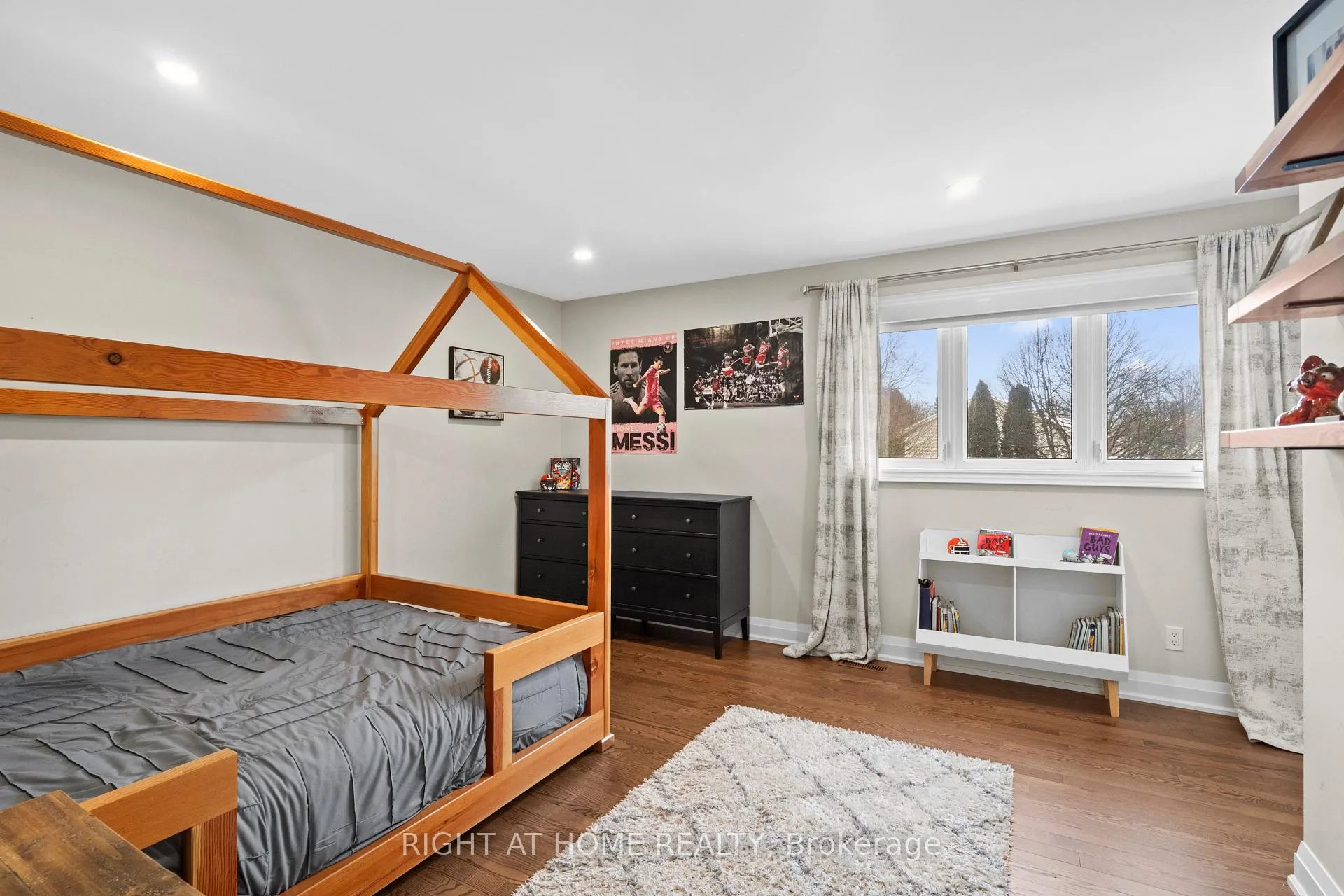 Photo 28 of 41 Amberly Boulevard, Hamilton, Ancaster — HOMEH
