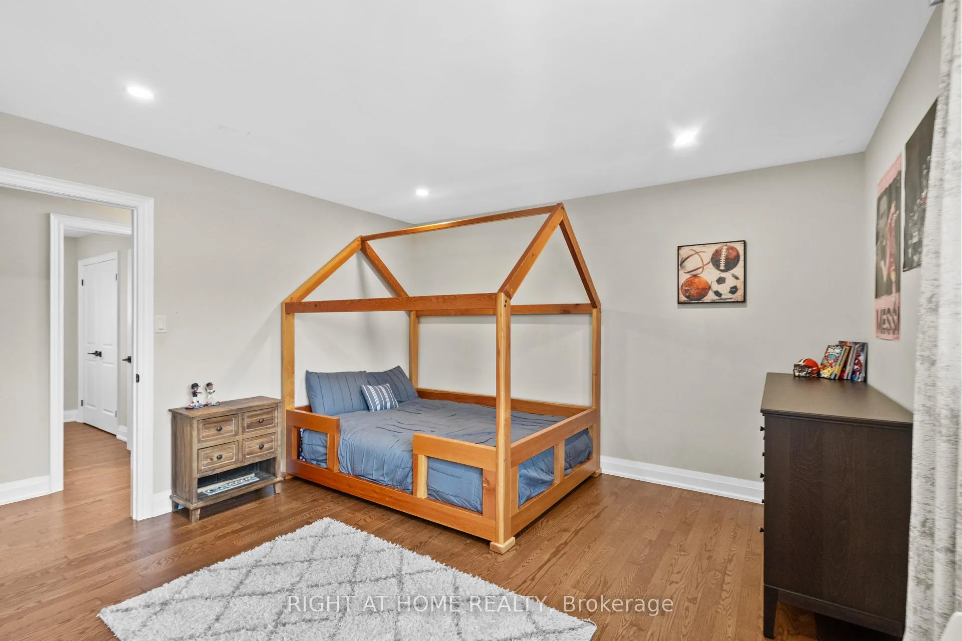 Photo 29 of 41 Amberly Boulevard, Hamilton, Ancaster — HOMEH