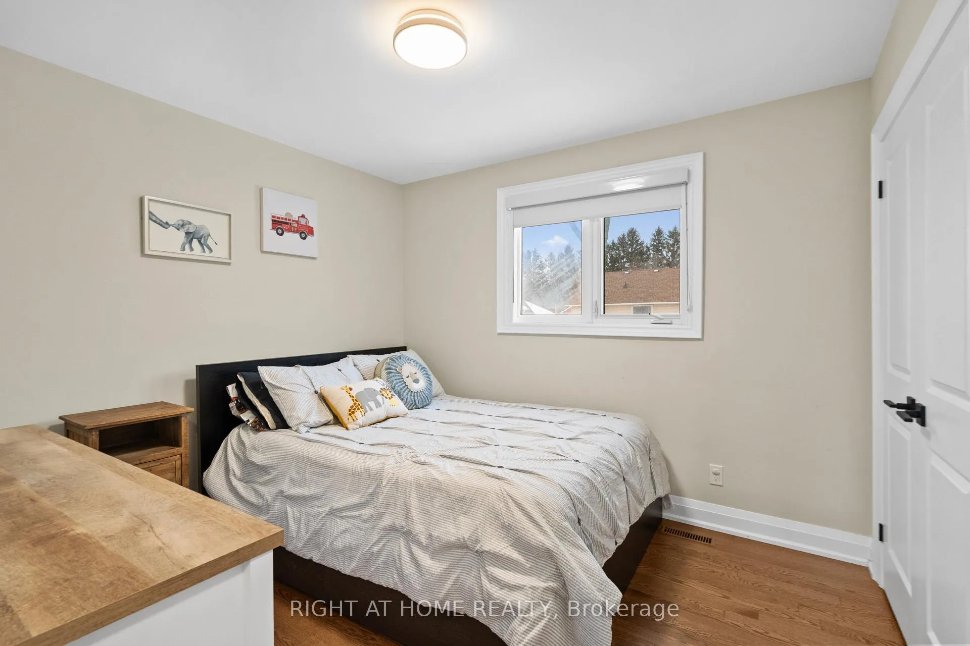Photo 31 of 41 Amberly Boulevard, Hamilton, Ancaster — HOMEH