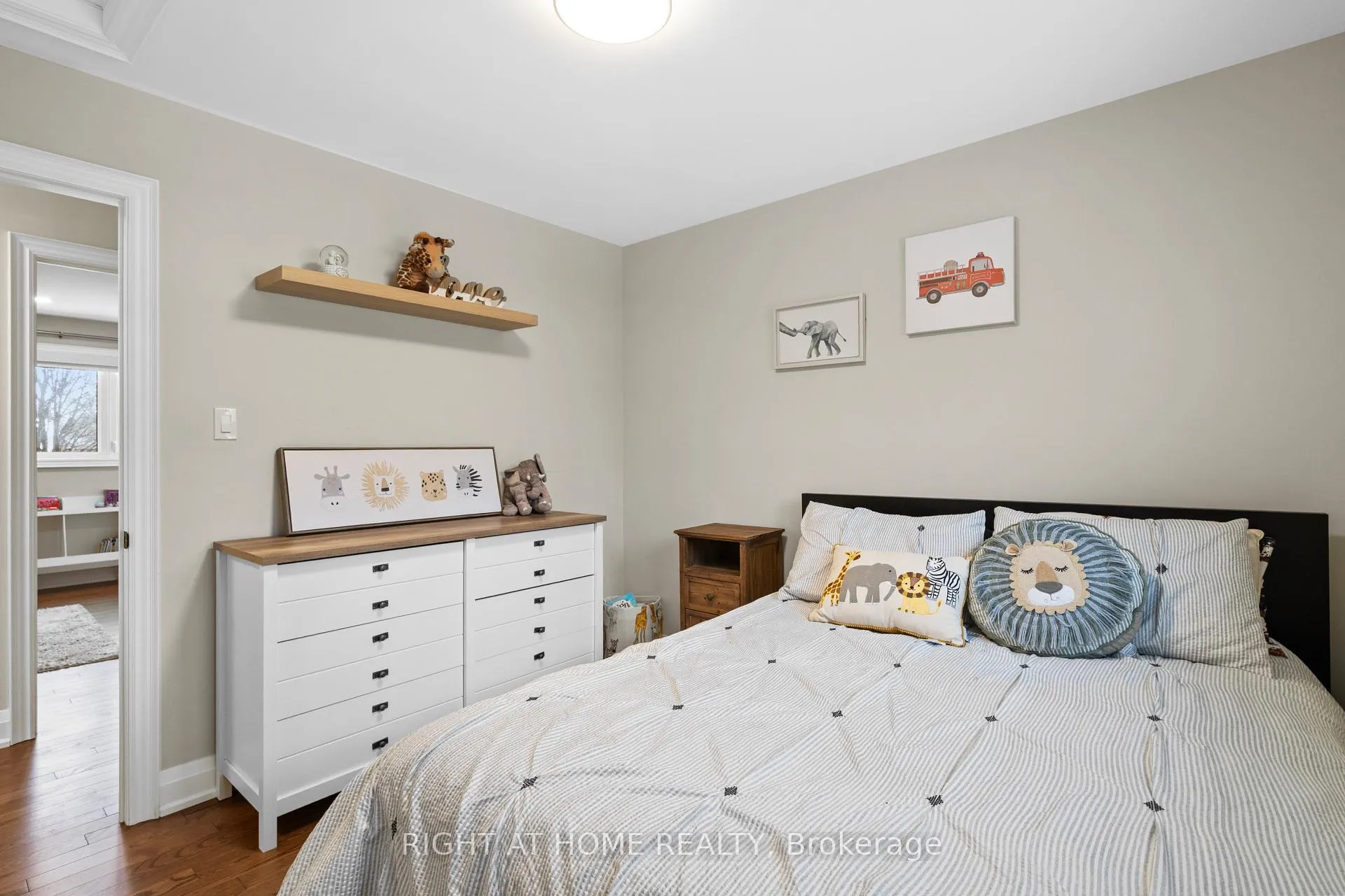 Photo 32 of 41 Amberly Boulevard, Hamilton, Ancaster — HOMEH