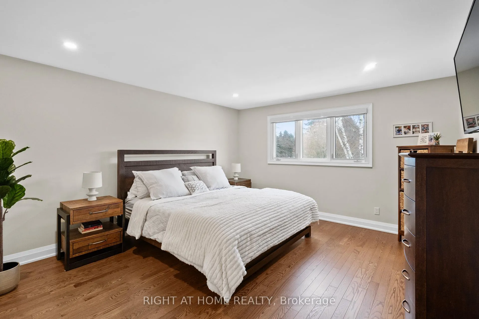 Photo 35 of 41 Amberly Boulevard, Hamilton, Ancaster — HOMEH
