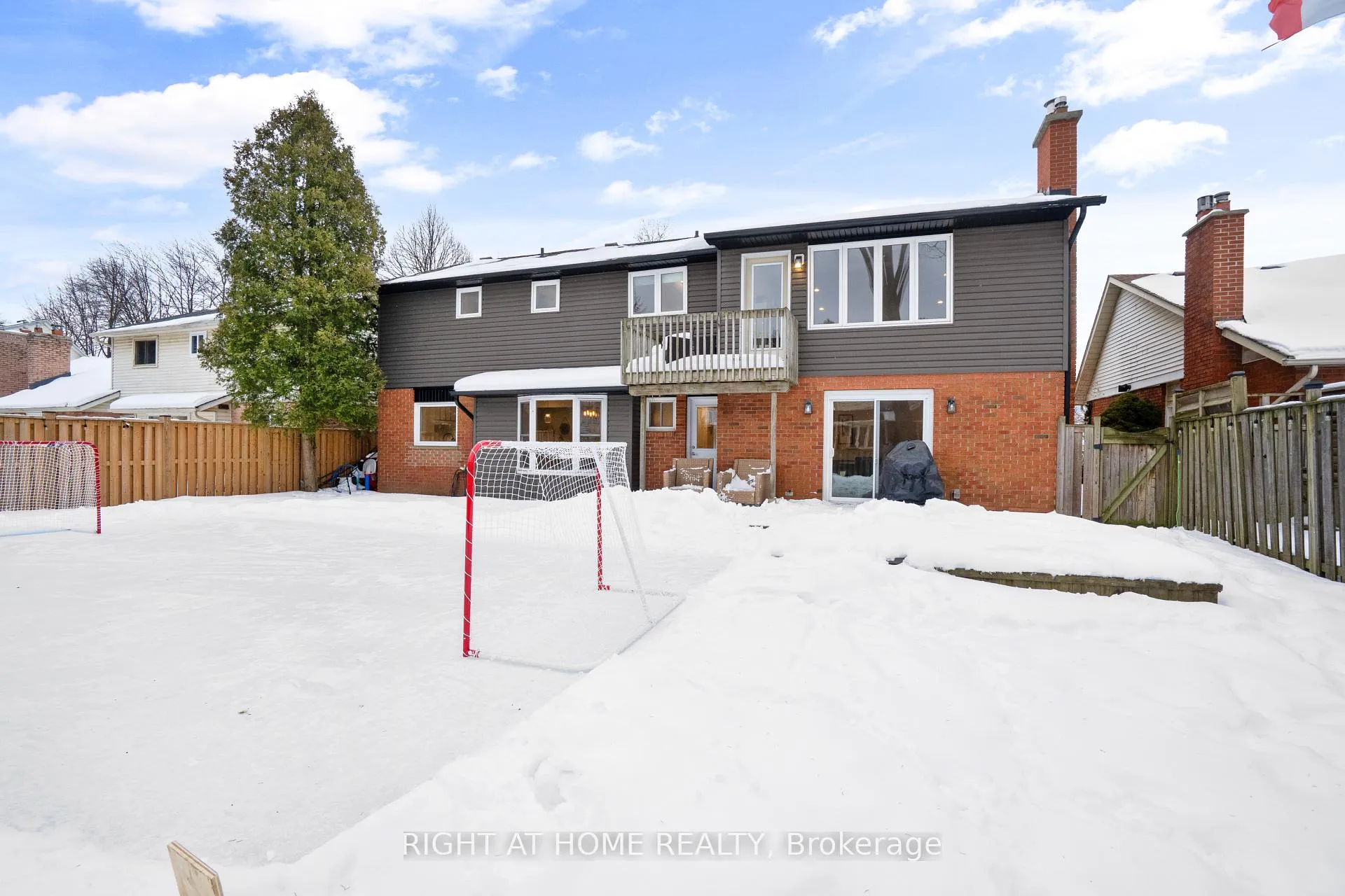 Photo 43 of 41 Amberly Boulevard, Hamilton, Ancaster — HOMEH