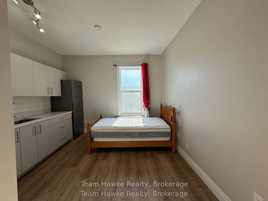 Photo 3 of Unit 5B, 521 Bay Street, Midland — HOMEH