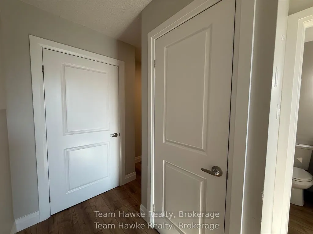 Photo 7 of Unit 5B, 521 Bay Street, Midland — HOMEH