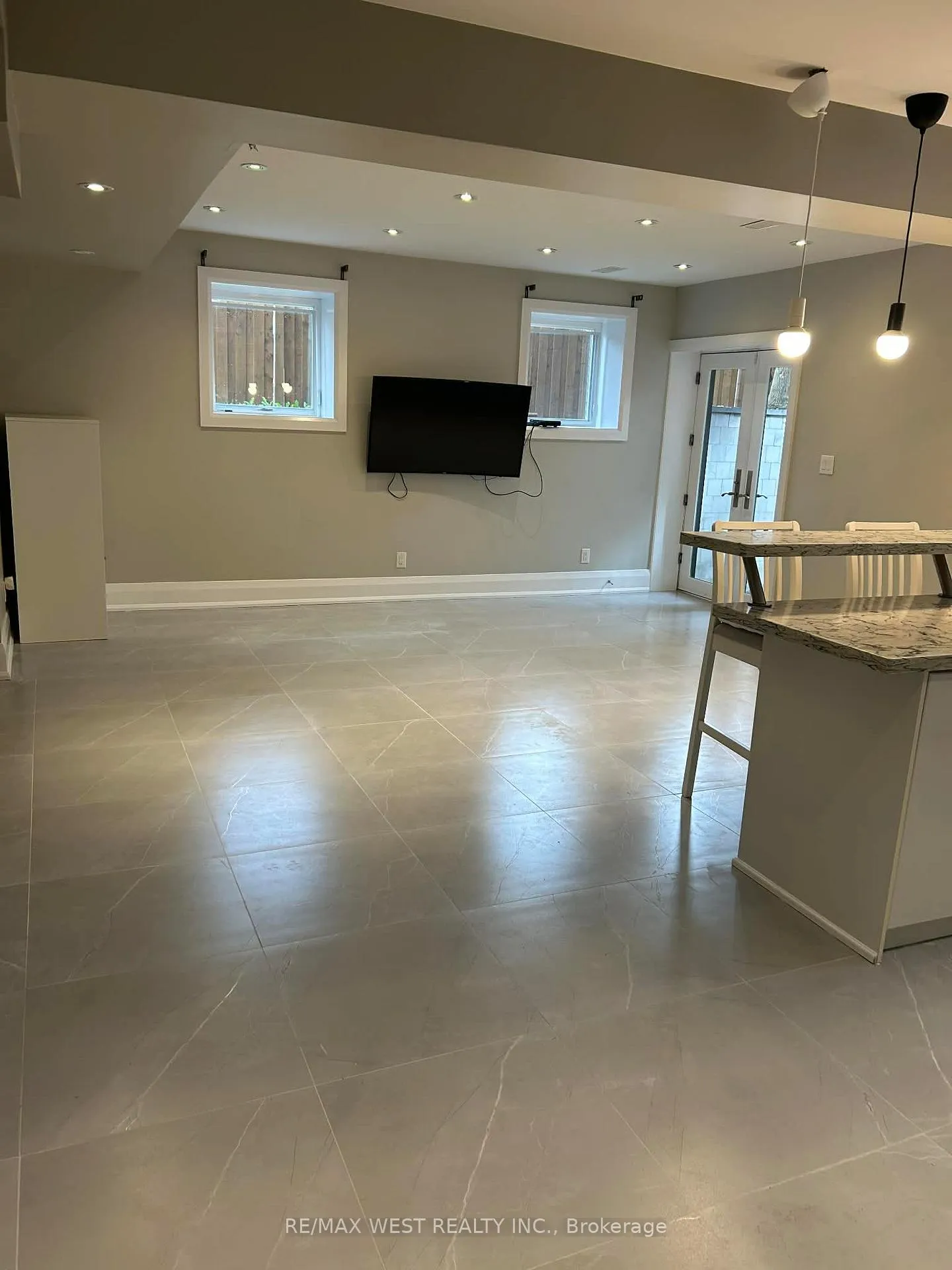 Photo 5 of Unit Basement, 1 Pagebrook Drive, Etobicoke, Humber Heights — HOMEH