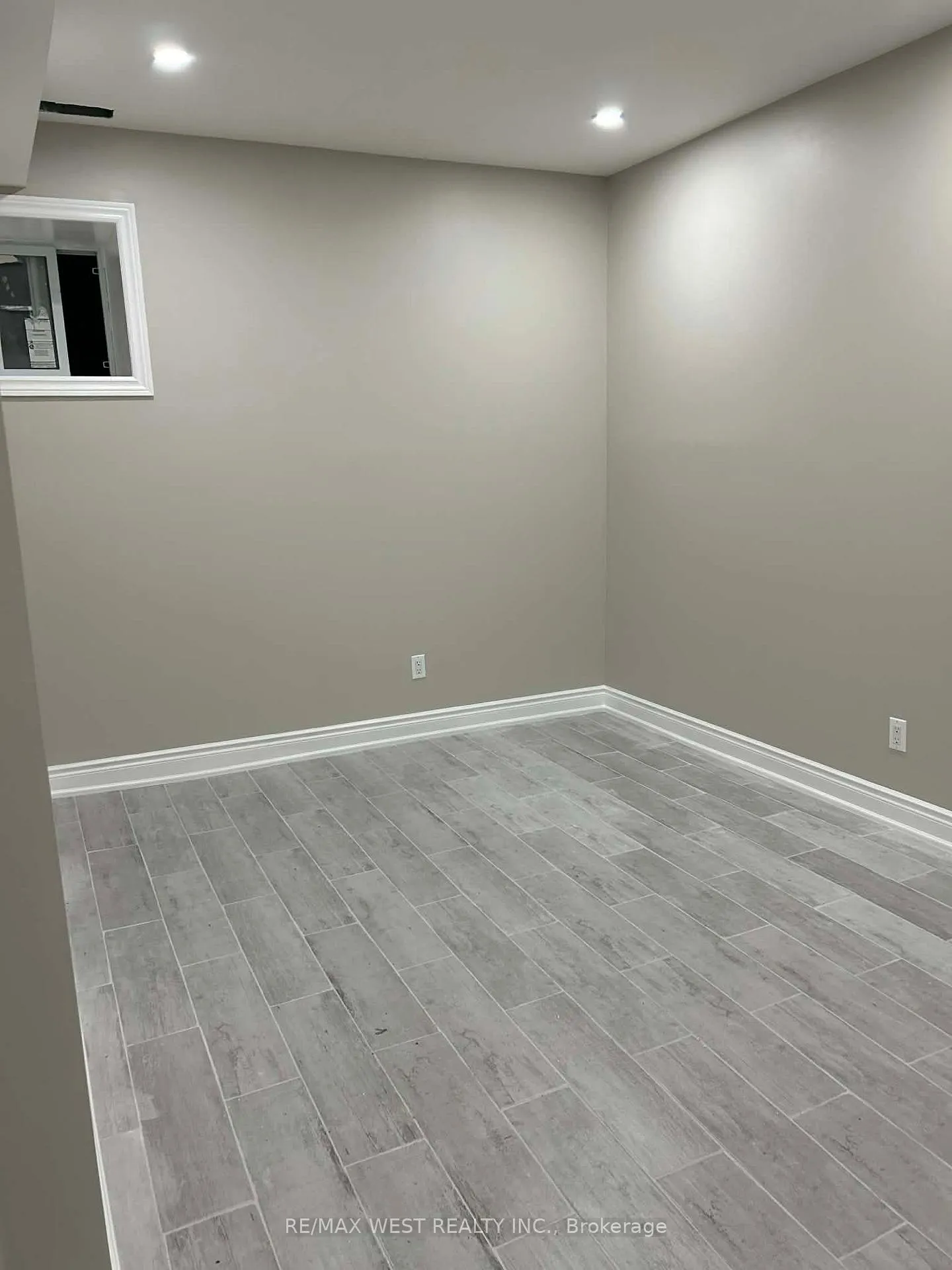 Photo 7 of Unit Basement, 1 Pagebrook Drive, Etobicoke, Humber Heights — HOMEH