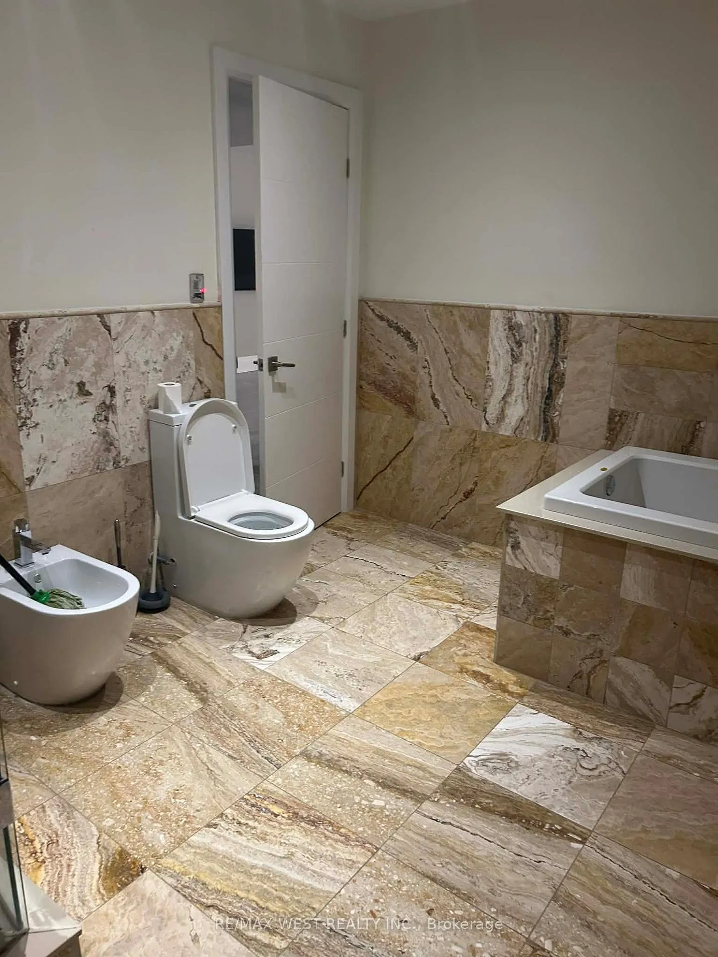 Photo 9 of Unit Basement, 1 Pagebrook Drive, Etobicoke, Humber Heights — HOMEH