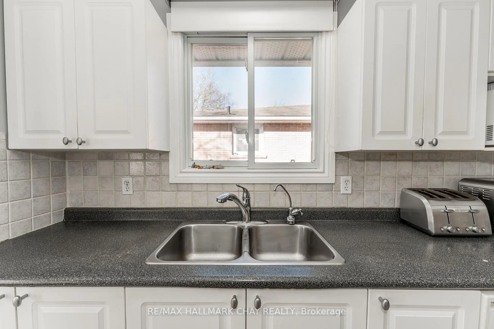 Photo 4 of 28 Brown Street, New Tecumseth, Tottenham — HOMEH