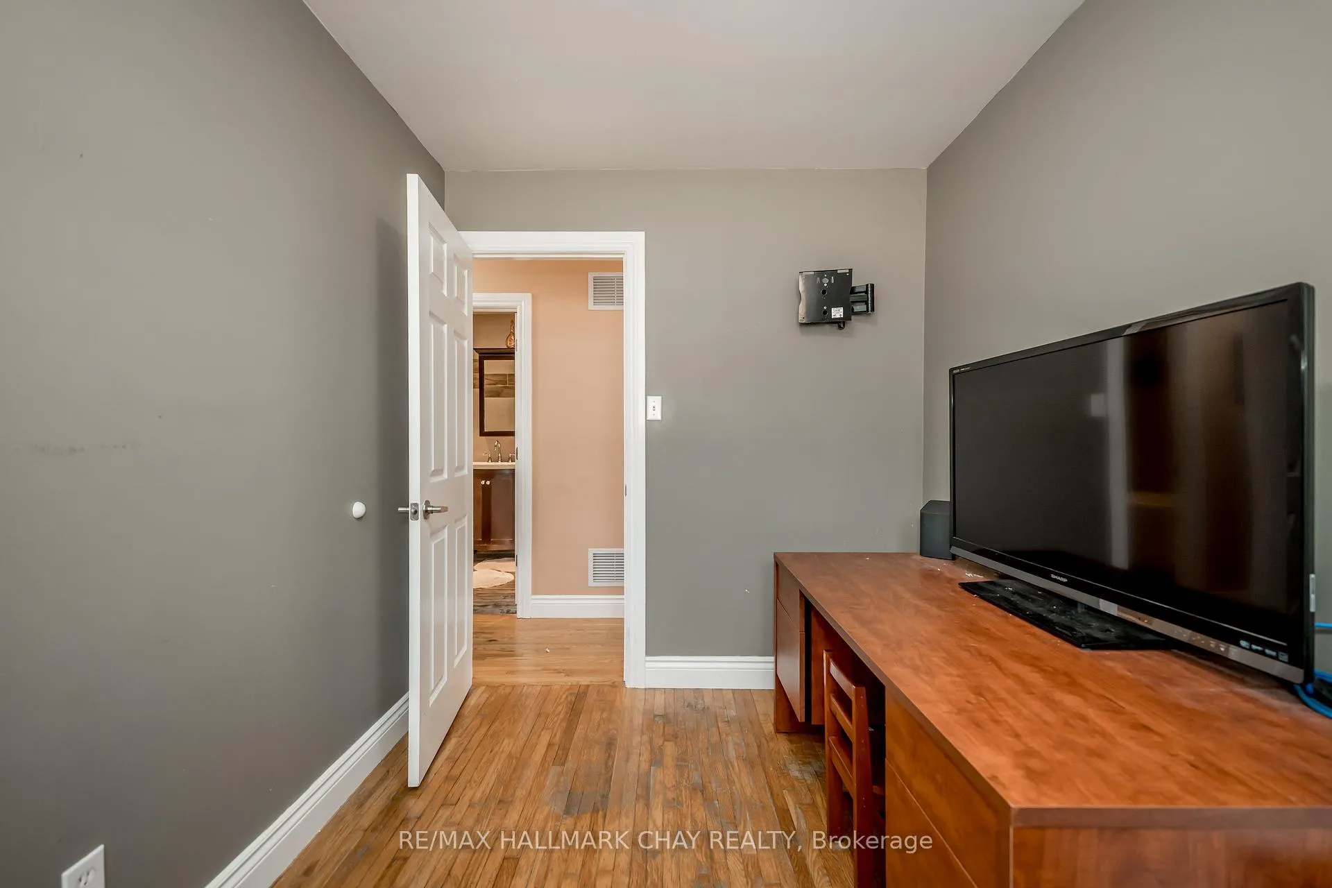 Photo 16 of 28 Brown Street, New Tecumseth, Tottenham — HOMEH