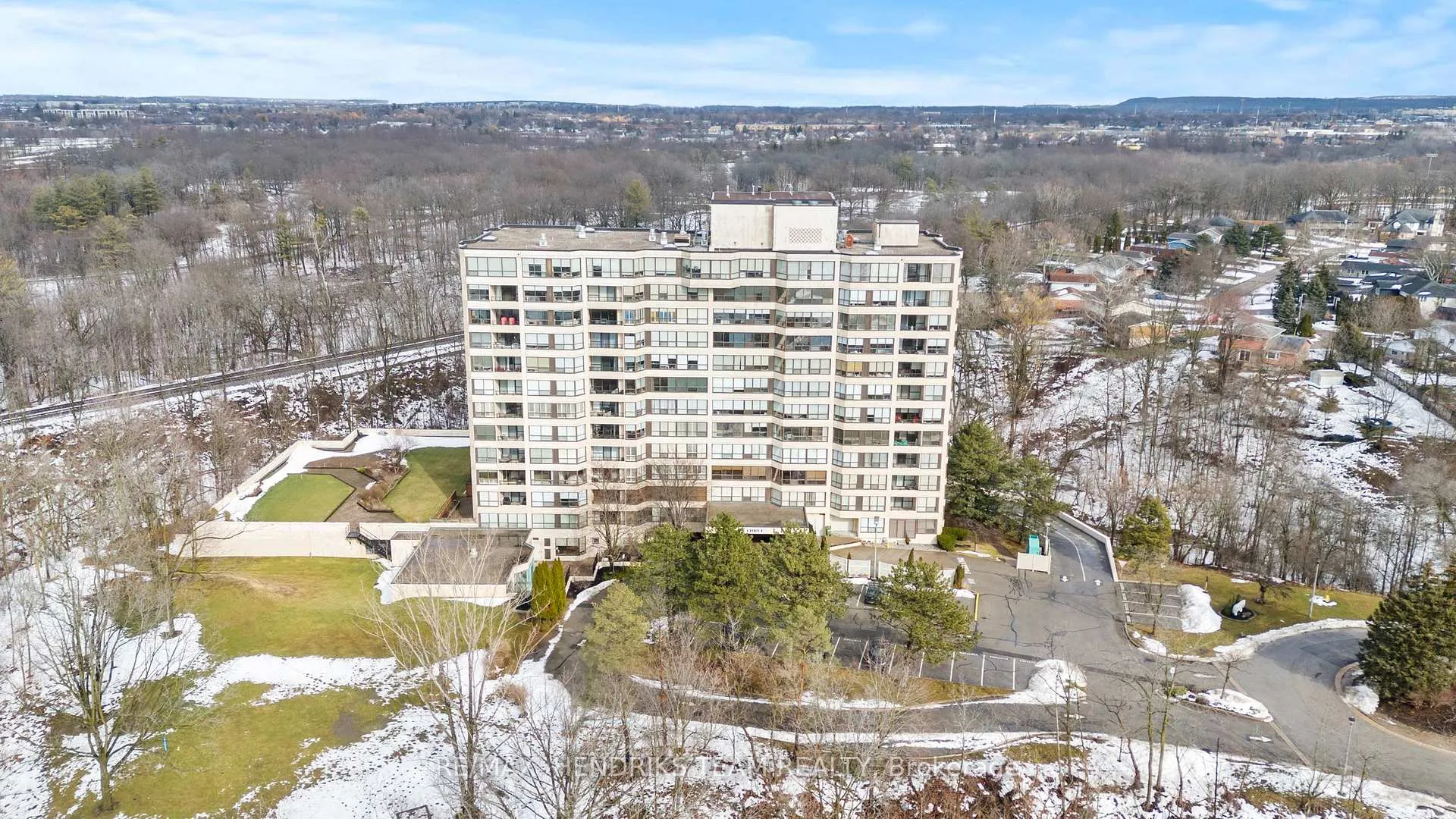 Photo 3 of Unit 502, 3 Towering Hts Boulevard, St. Catharines, Glendale/Glenridge — HOMEH