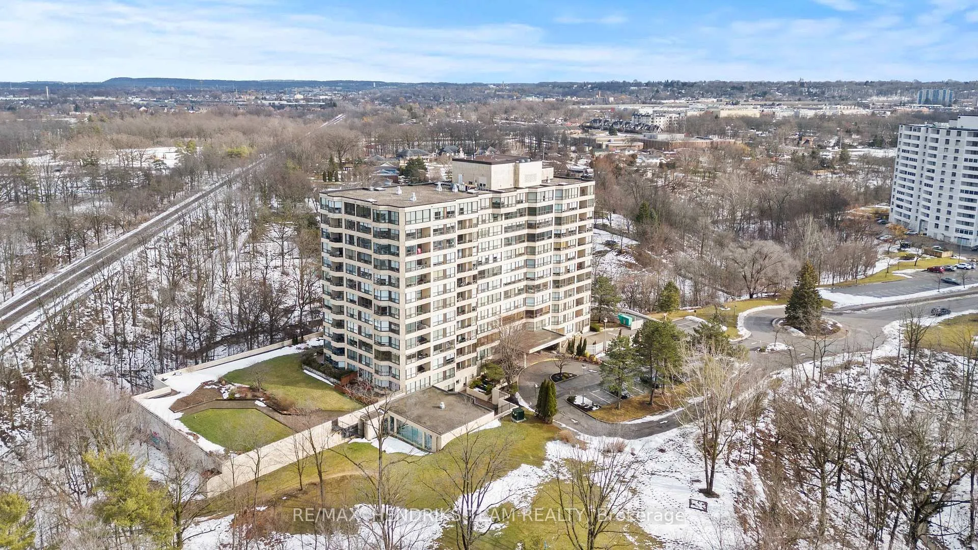Photo 4 of Unit 502, 3 Towering Hts Boulevard, St. Catharines, Glendale/Glenridge — HOMEH
