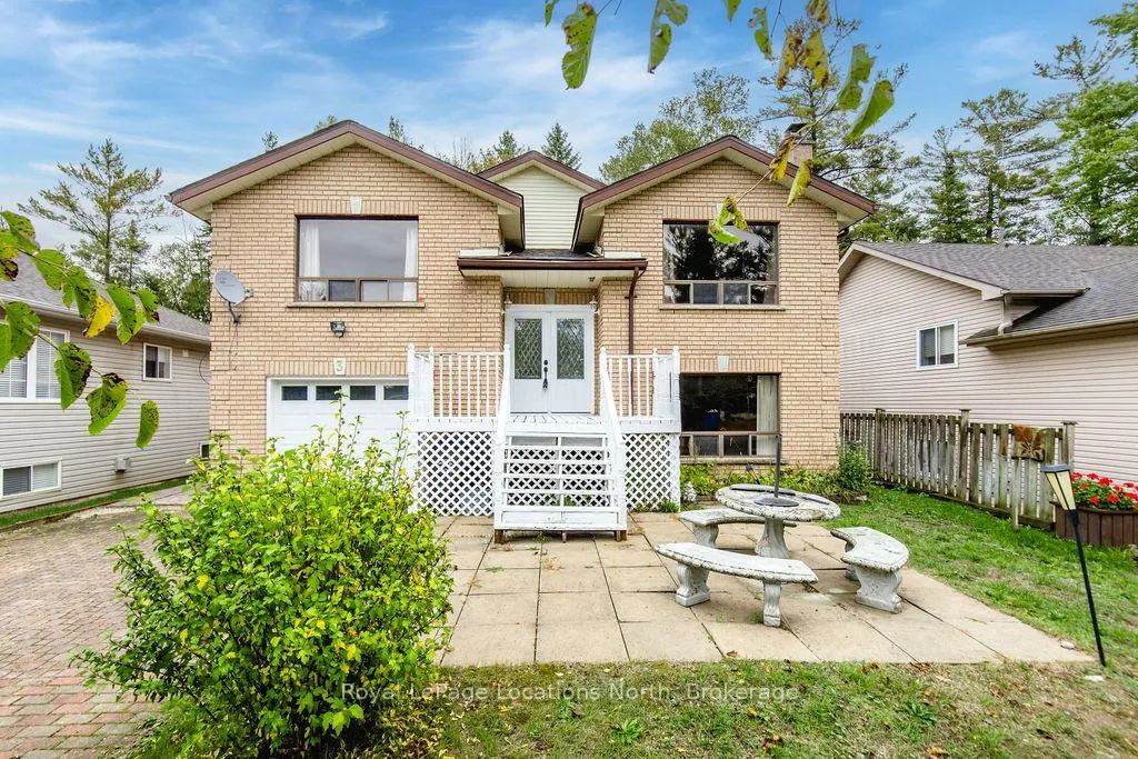 Photo 2 of 3 51st Street, Wasaga Beach — HOMEH