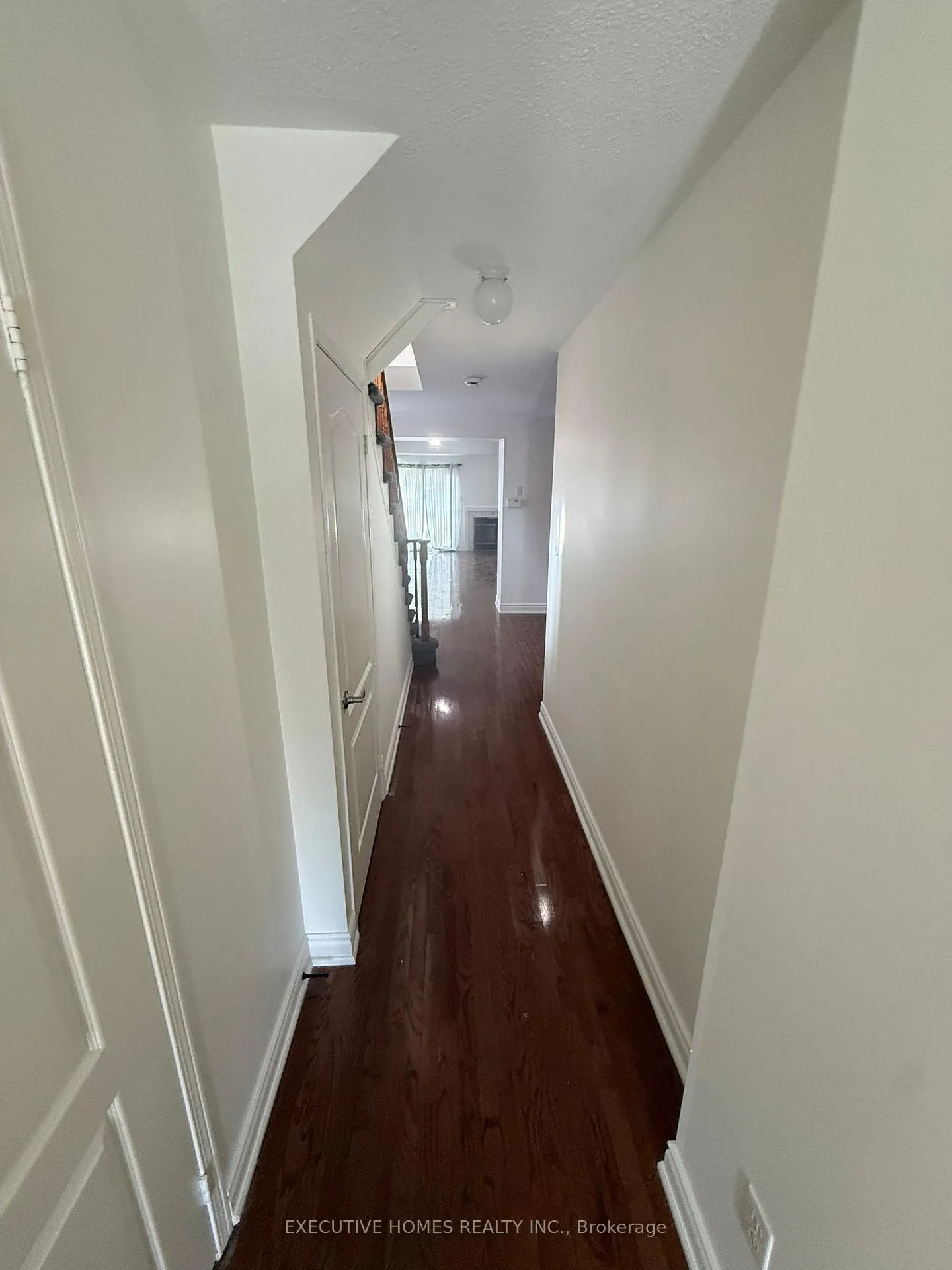 Photo 3 of 100 SandCherry Crescent, Brampton, Sandringham-Wellington — HOMEH