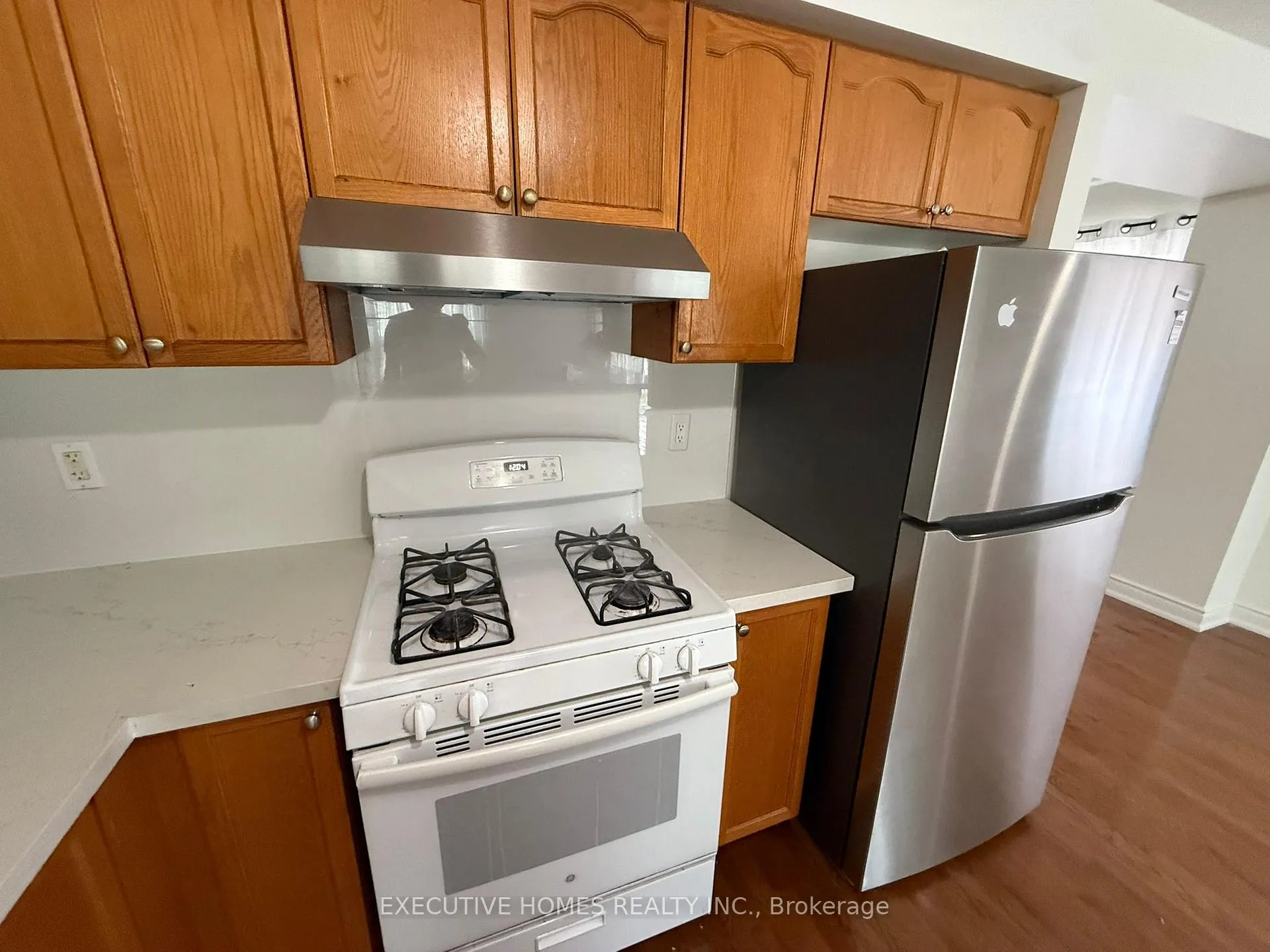 Photo 5 of 100 SandCherry Crescent, Brampton, Sandringham-Wellington — HOMEH