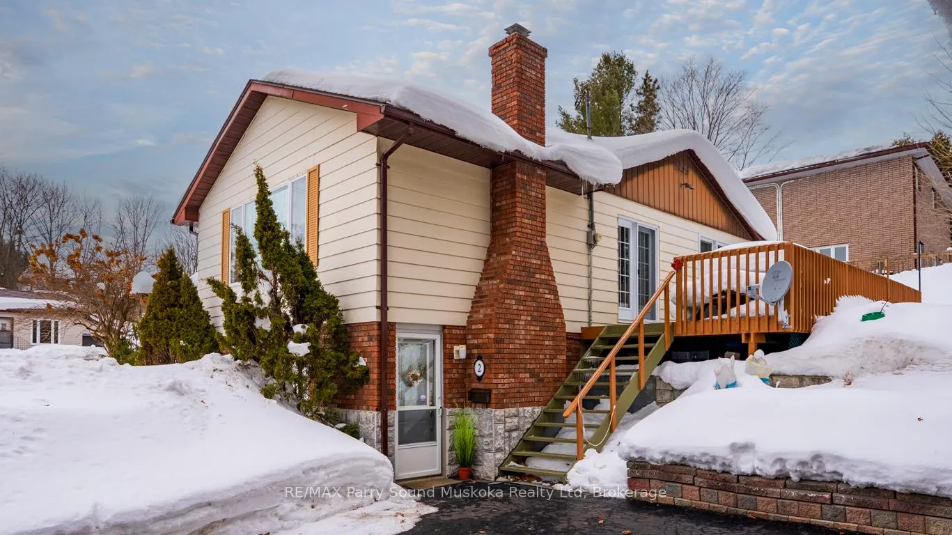 Photo 4 of 2 Laird Drive, Parry Sound — HOMEH