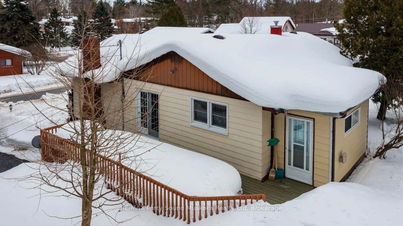 Photo 6 of 2 Laird Drive, Parry Sound — HOMEH