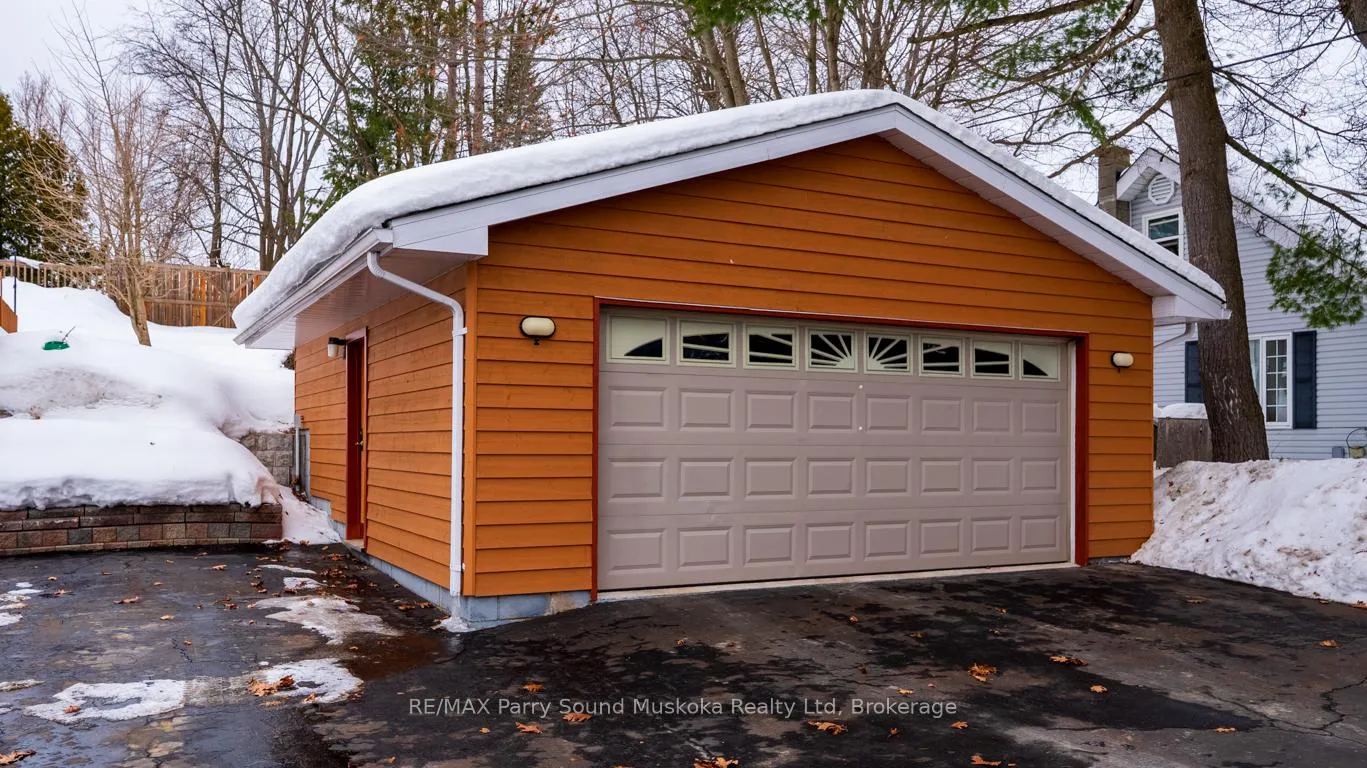 Photo 7 of 2 Laird Drive, Parry Sound — HOMEH