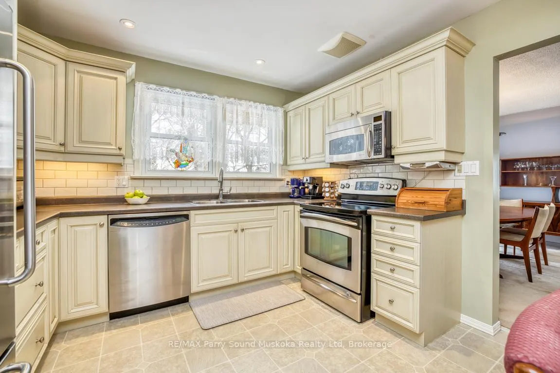 Photo 16 of 2 Laird Drive, Parry Sound — HOMEH