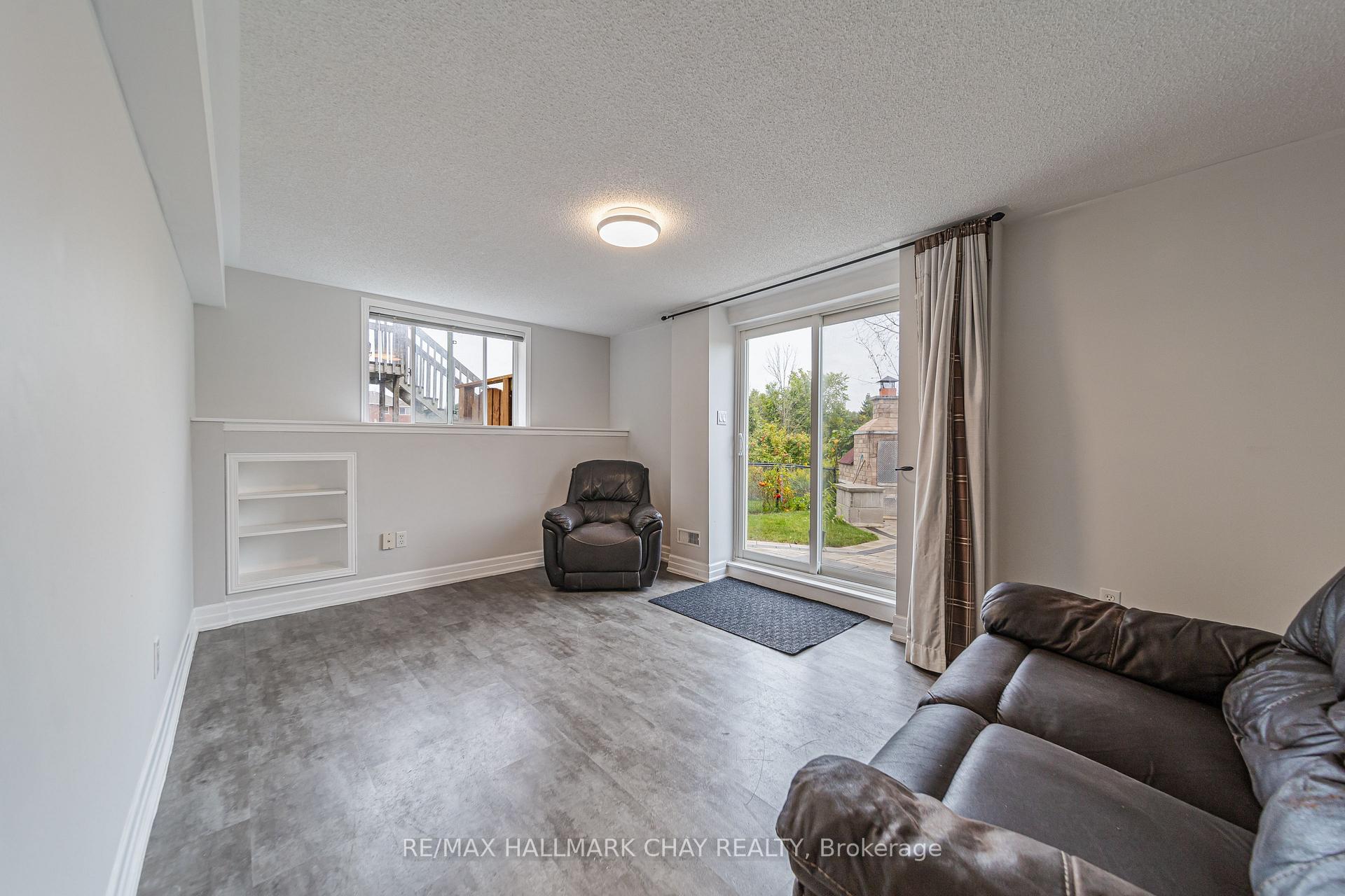 Photo 2 of 1890 Emerald Court, Innisfil, Alcona — HOMEH