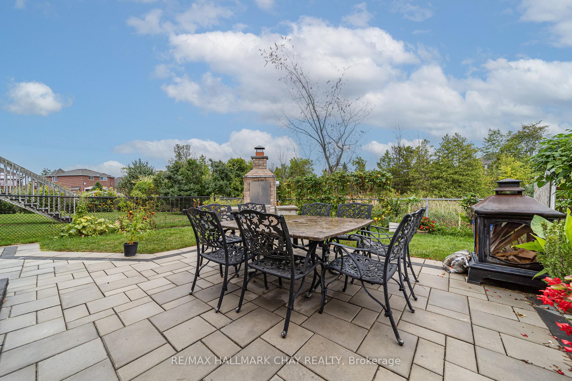 Photo 10 of 1890 Emerald Court, Innisfil, Alcona — HOMEH