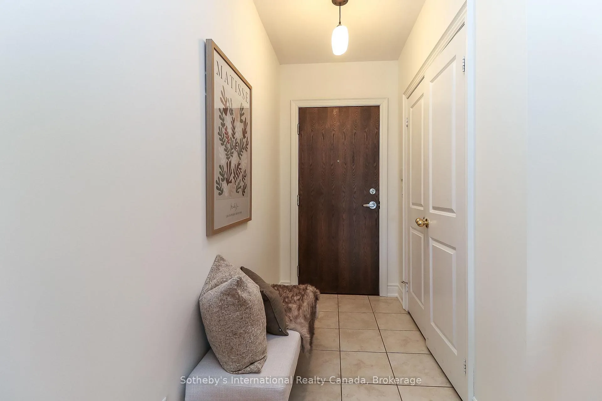 Front of Unit 308, 25 Beaver Street S