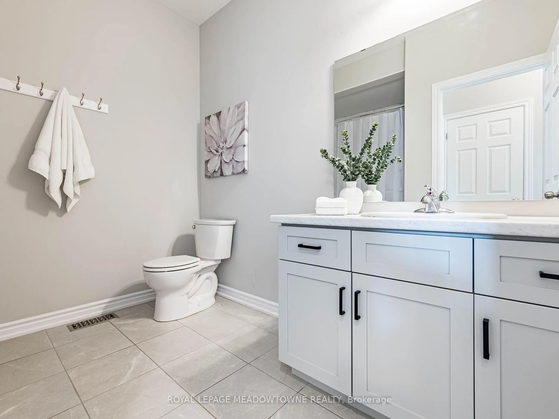 Photo 8 of Unit 7, 13 Braida Lane, Halton Hills, Acton — HOMEH
