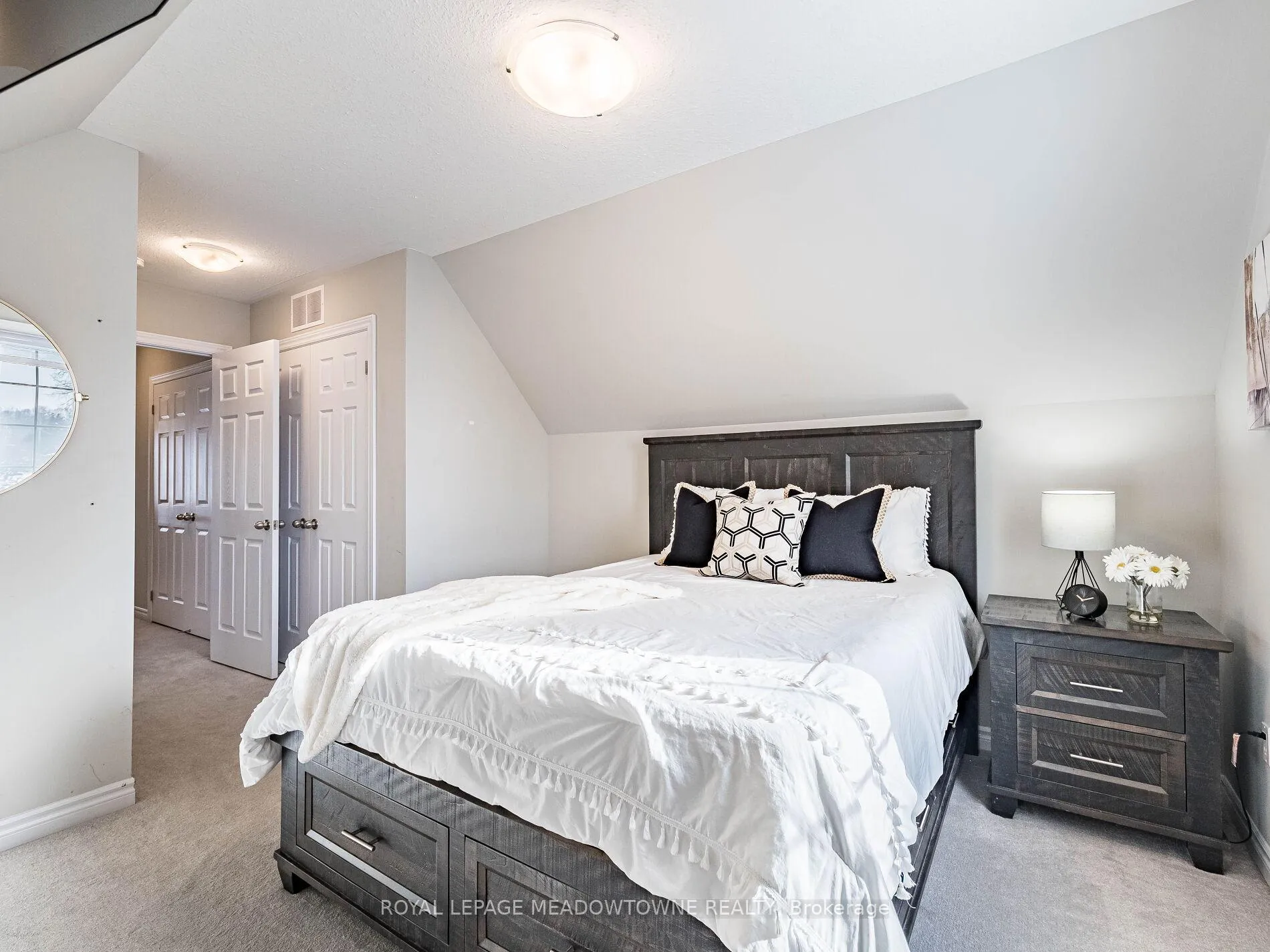 Photo 41 of Unit 7, 13 Braida Lane, Halton Hills, Acton — HOMEH