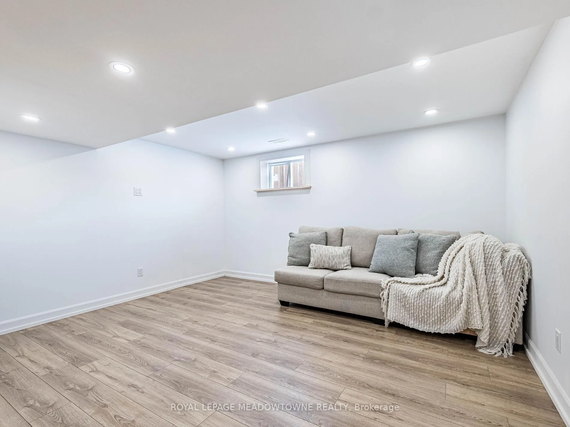 Photo 43 of Unit 7, 13 Braida Lane, Halton Hills, Acton — HOMEH