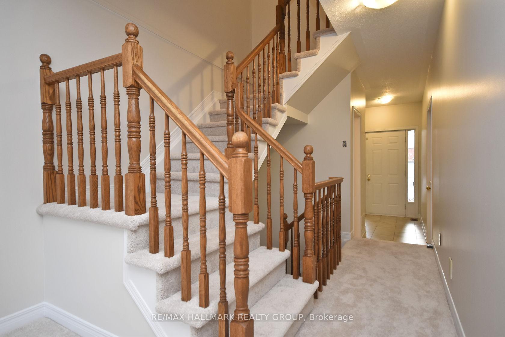 Photo 2 of 132 Dunbarton Court, Ottawa, Cardinal Glen — HOMEH