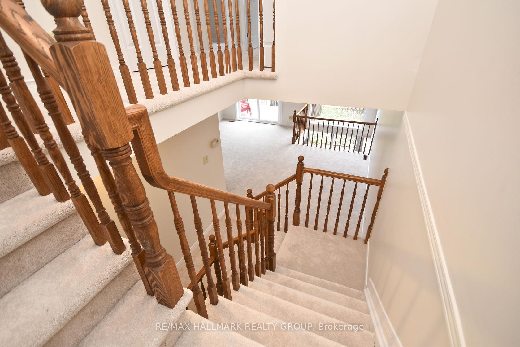 Photo 12 of 132 Dunbarton Court, Ottawa, Cardinal Glen — HOMEH