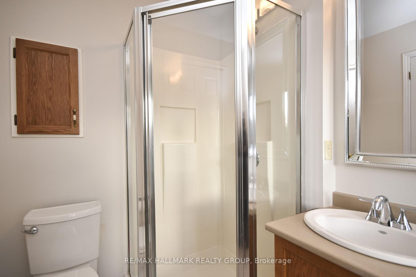 Photo 16 of 132 Dunbarton Court, Ottawa, Cardinal Glen — HOMEH