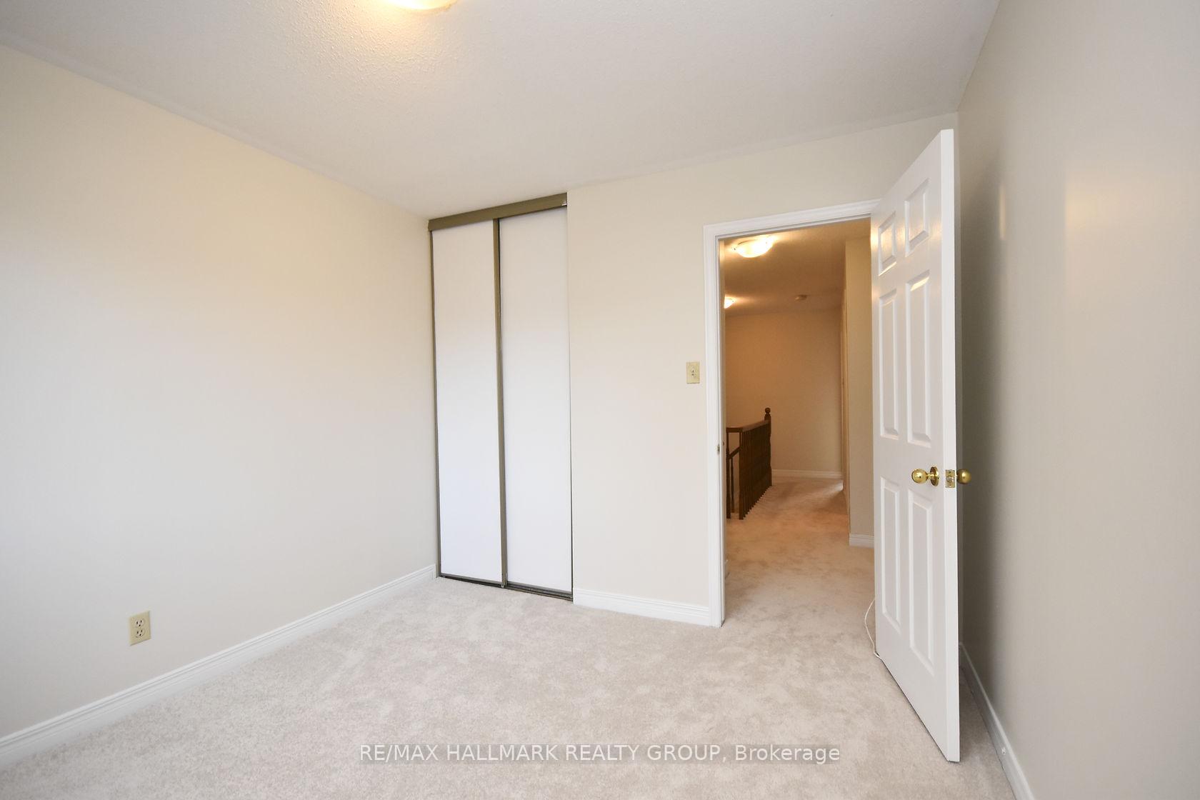 Photo 19 of 132 Dunbarton Court, Ottawa, Cardinal Glen — HOMEH