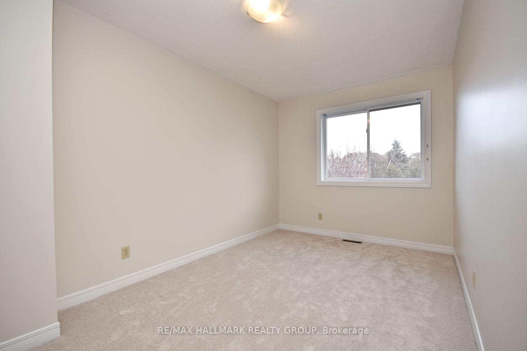 Photo 20 of 132 Dunbarton Court, Ottawa, Cardinal Glen — HOMEH