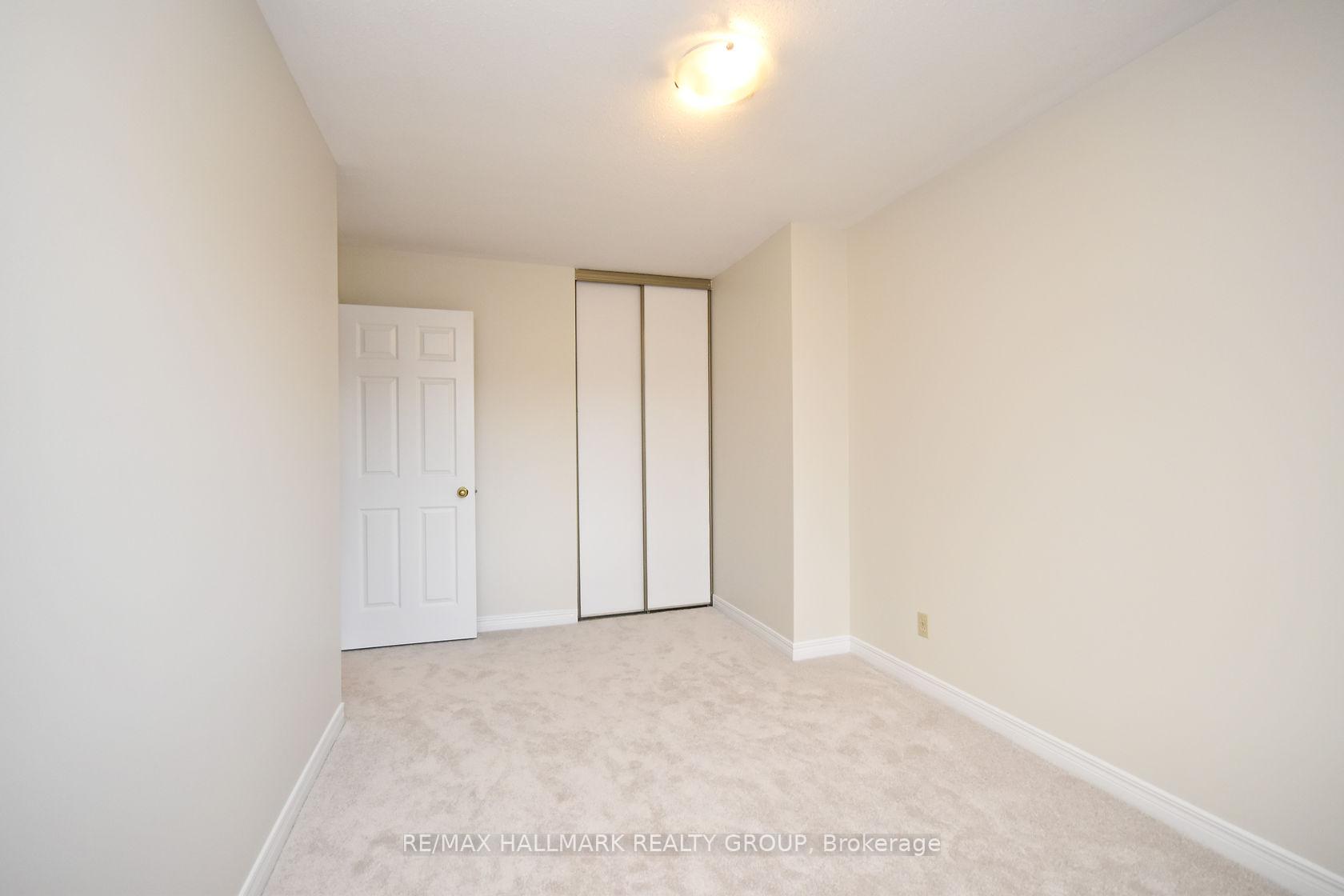 Photo 21 of 132 Dunbarton Court, Ottawa, Cardinal Glen — HOMEH