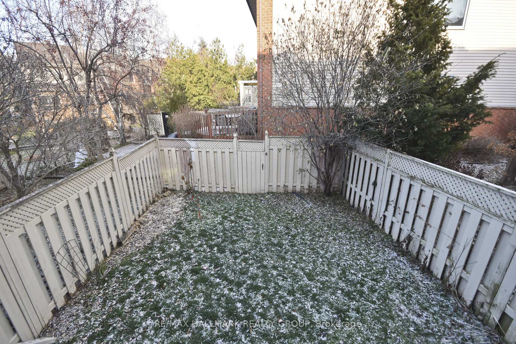 Photo 30 of 132 Dunbarton Court, Ottawa, Cardinal Glen — HOMEH