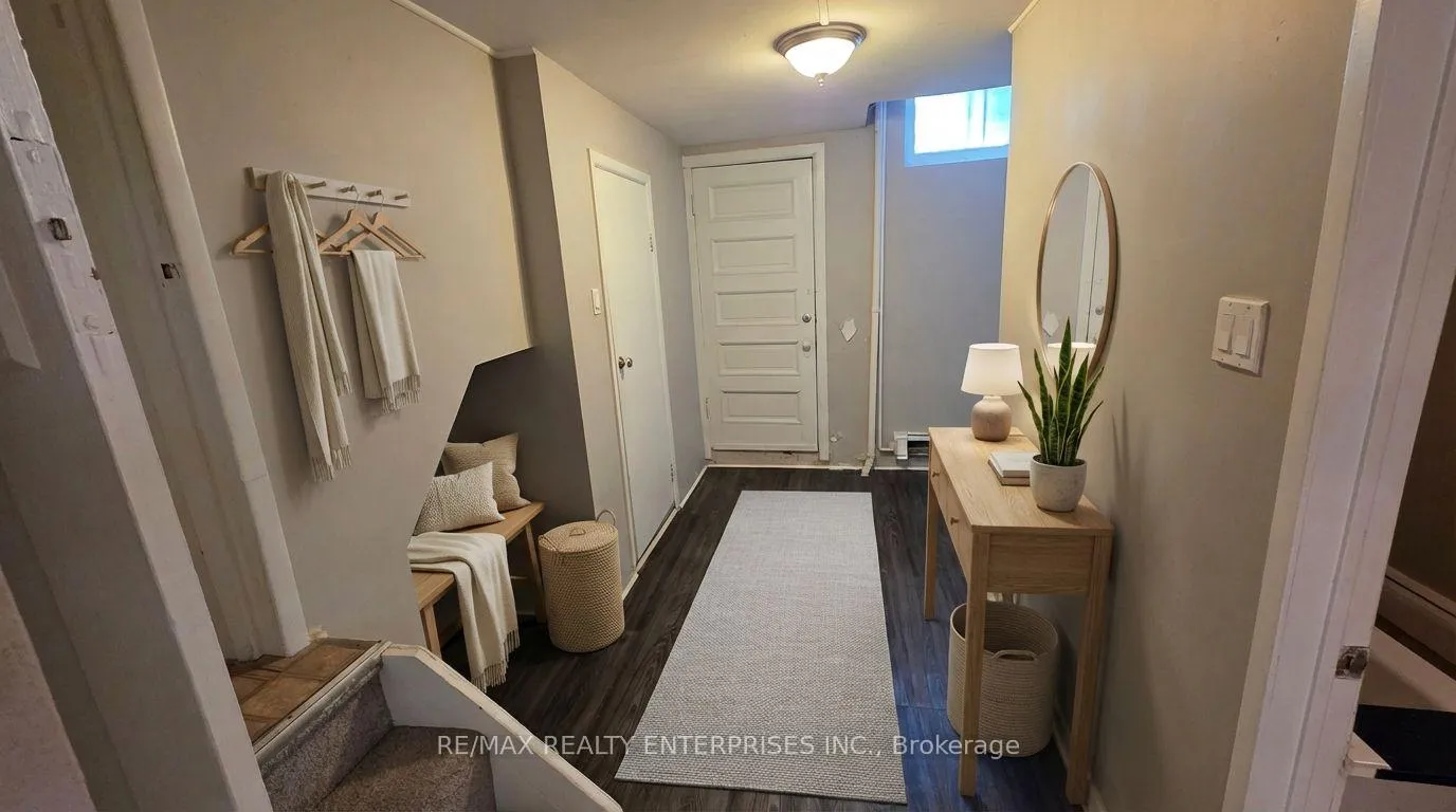 Photo 2 of Unit 4, 142 Emerald Street S, Hamilton, Stinson — HOMEH