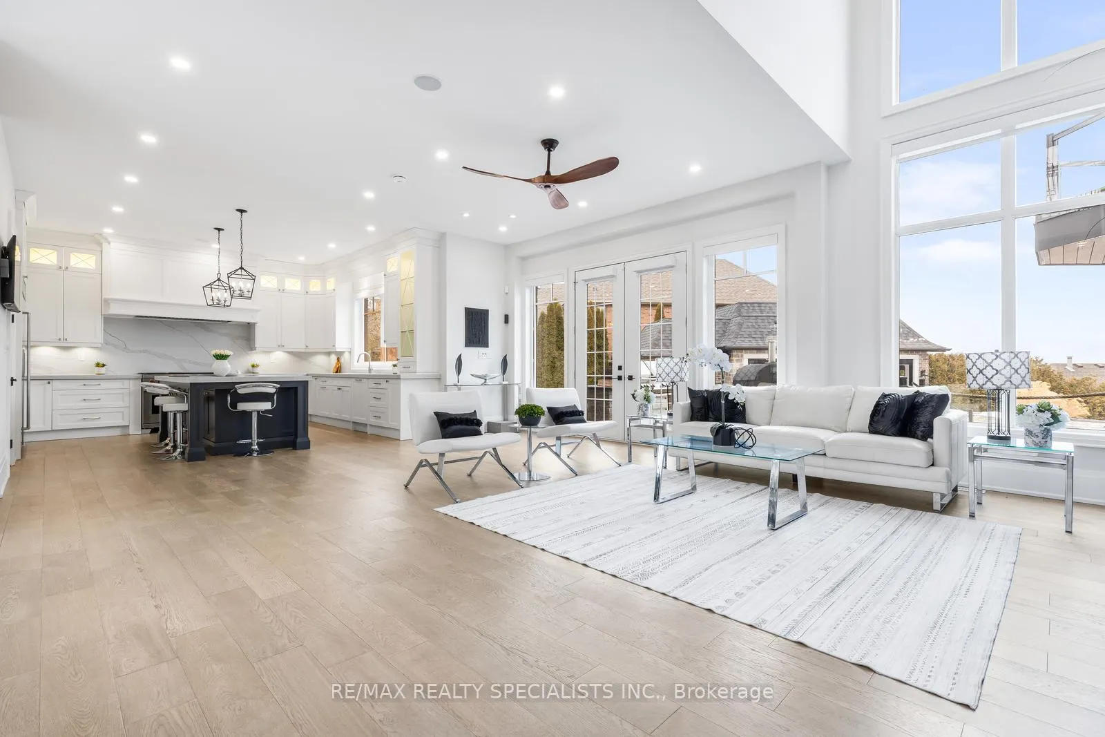 Photo 3 of 16 Shoreline Crescent, Grimsby, Grimsby Beach — HOMEH