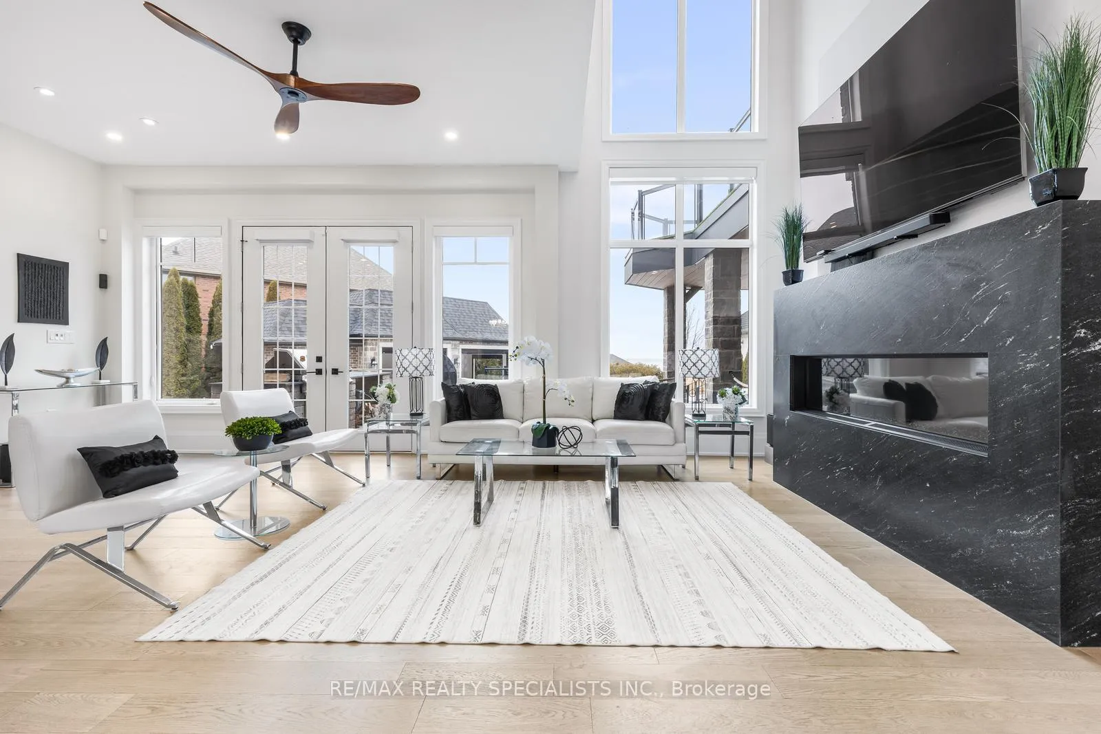 Photo 4 of 16 Shoreline Crescent, Grimsby, Grimsby Beach — HOMEH