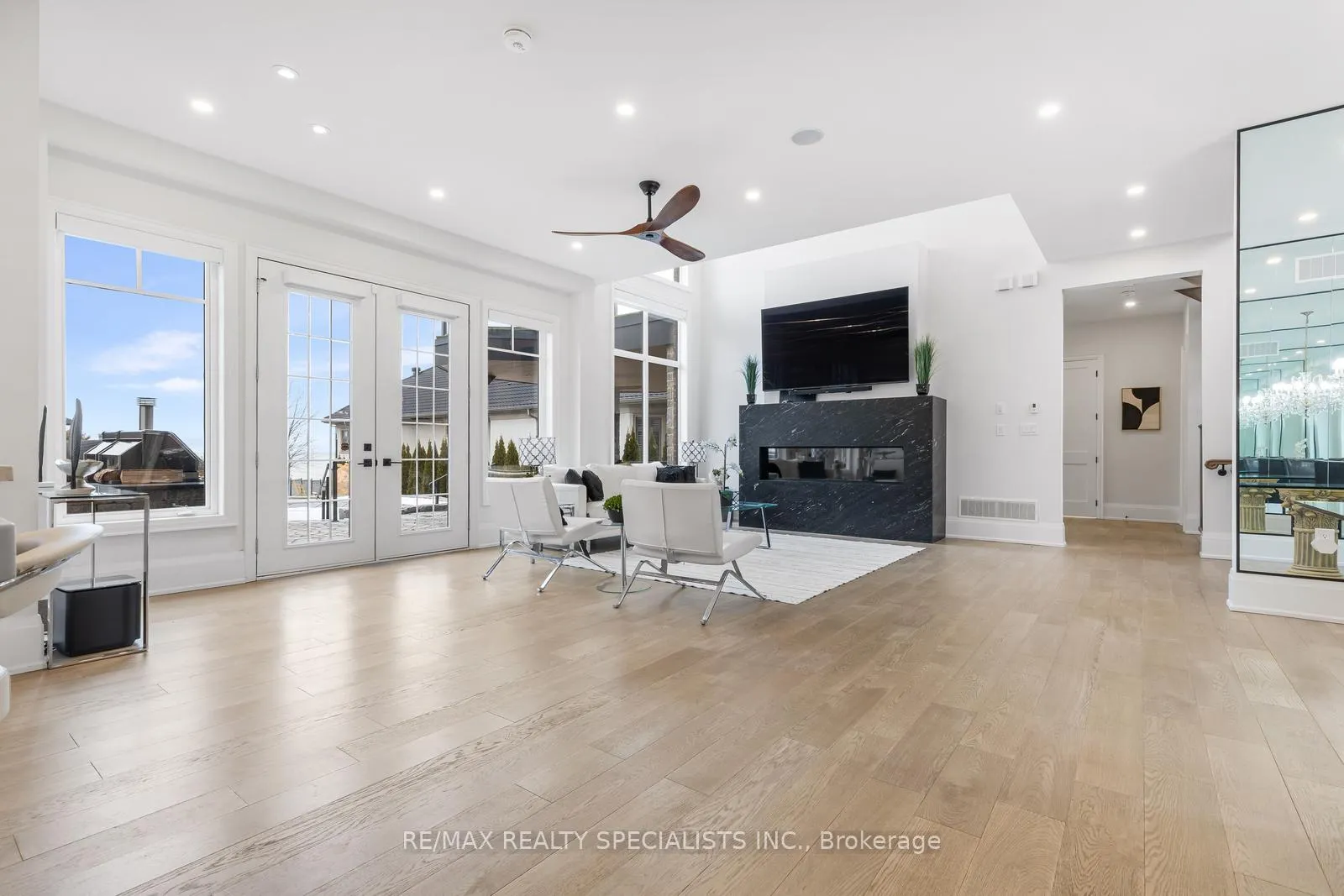 Photo 5 of 16 Shoreline Crescent, Grimsby, Grimsby Beach — HOMEH
