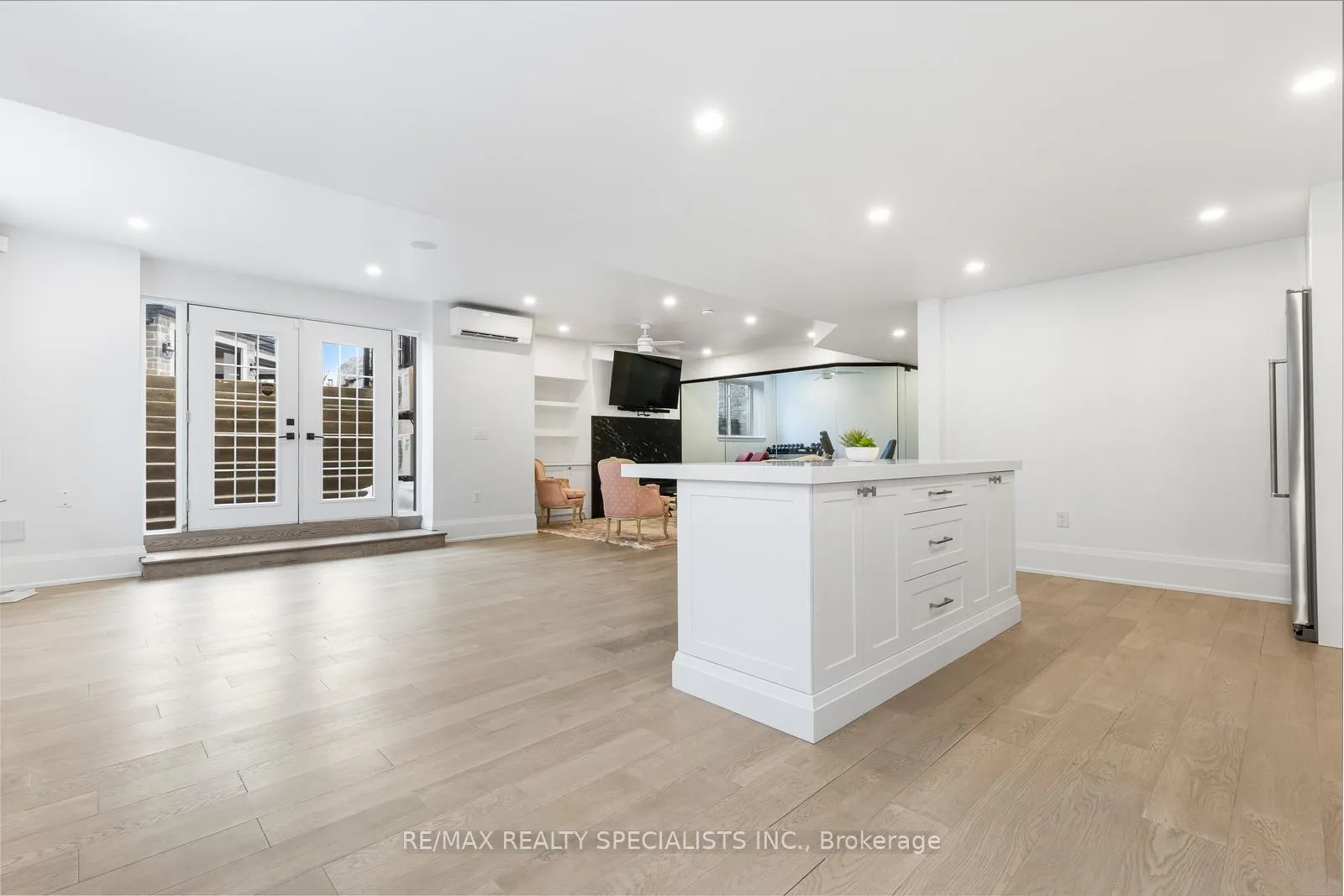 Photo 34 of 16 Shoreline Crescent, Grimsby, Grimsby Beach — HOMEH