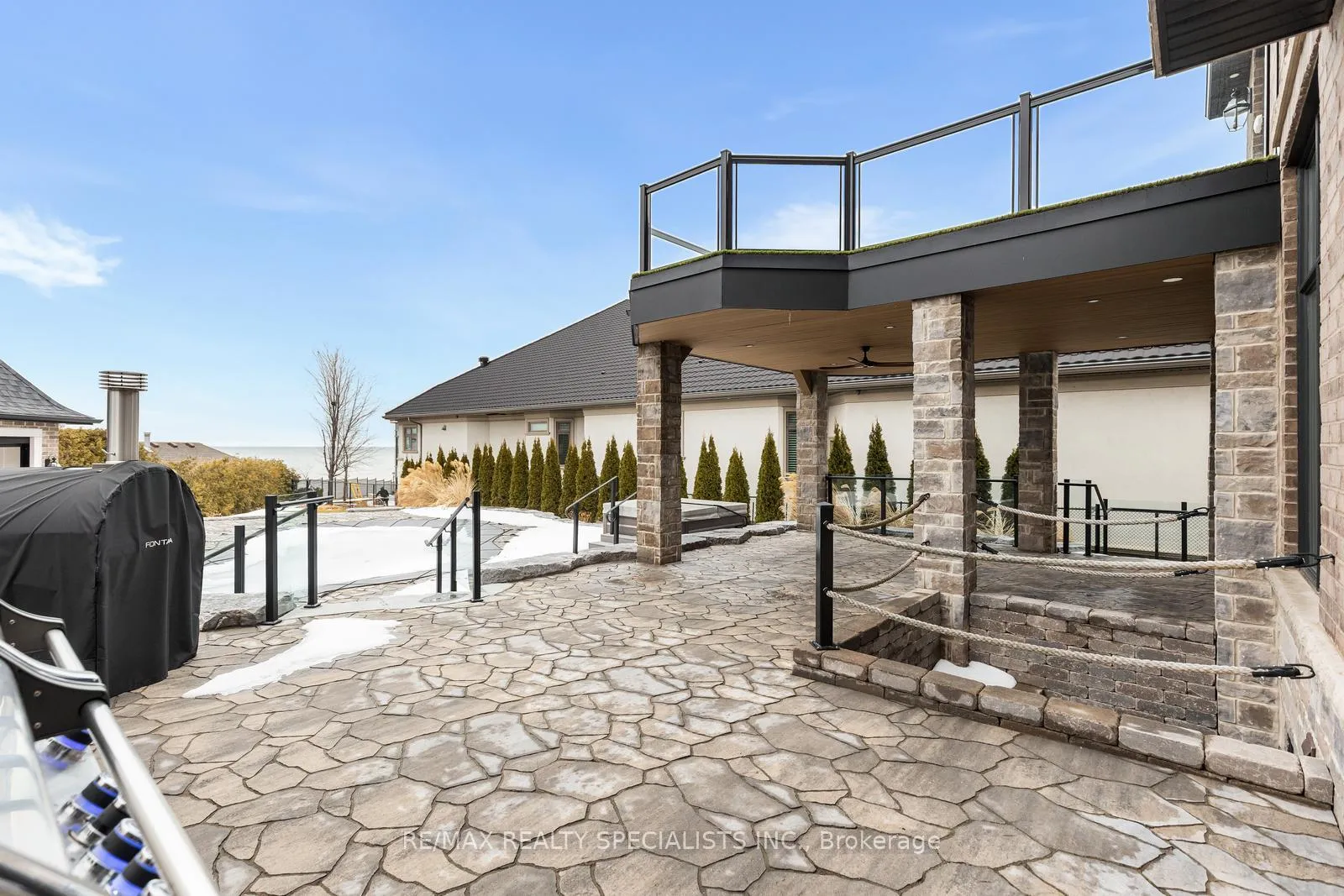 Photo 41 of 16 Shoreline Crescent, Grimsby, Grimsby Beach — HOMEH