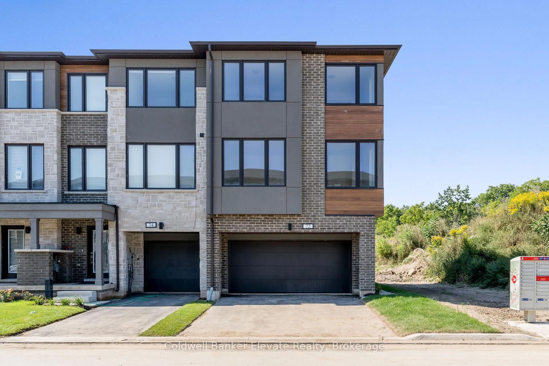 Photo 1 of 72 Windtree Way, Halton Hills, Georgetown — HOMEH