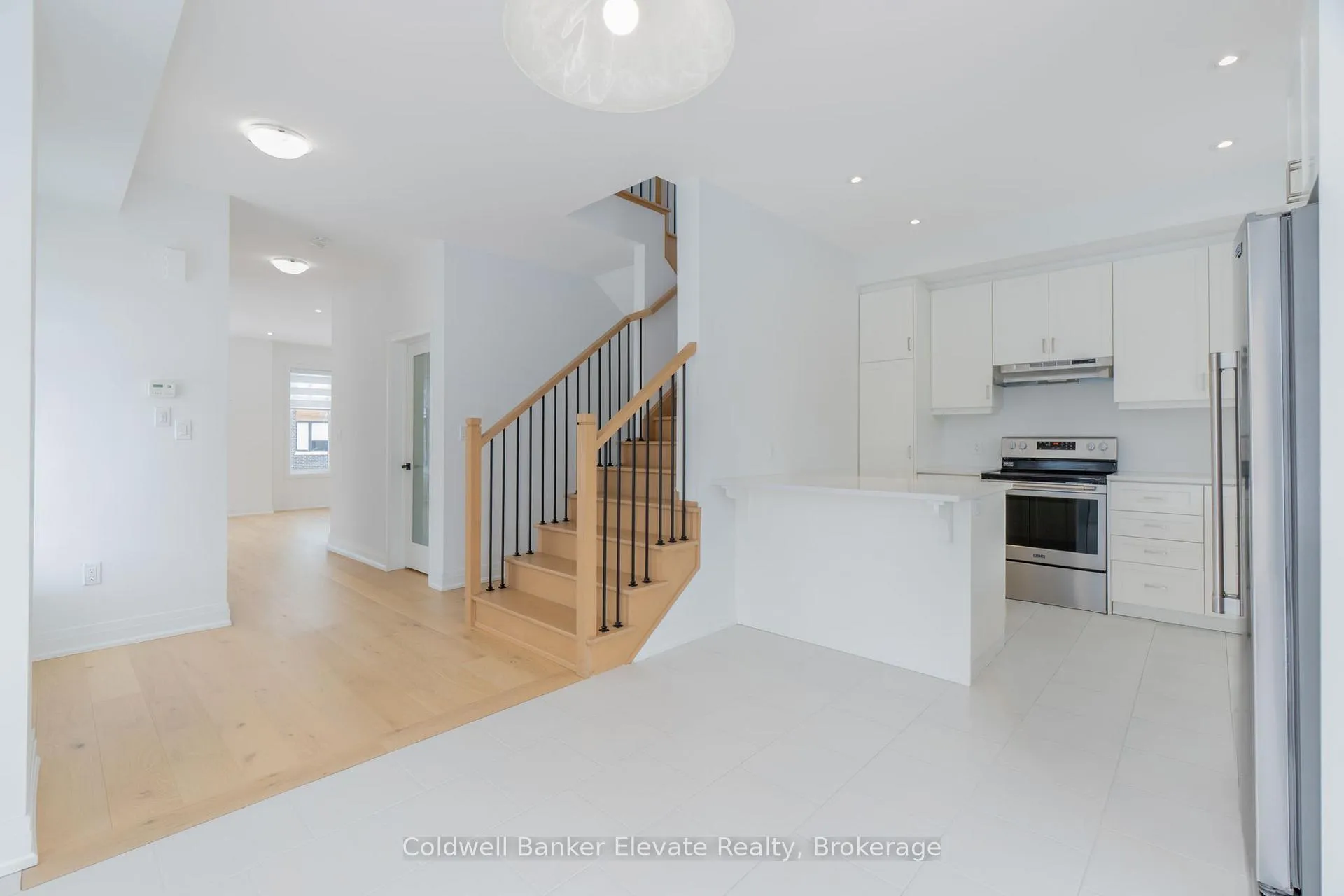 Photo 4 of 72 Windtree Way, Halton Hills, Georgetown — HOMEH