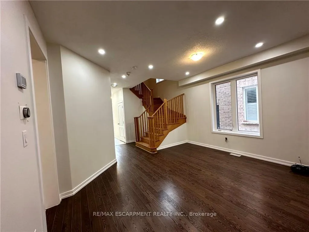 Photo 3 of 7 Abercrombie Crescent, Brampton, Northwest Brampton — HOMEH