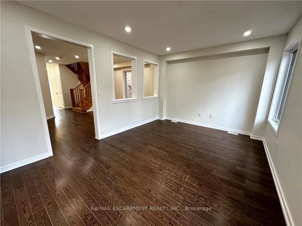 Photo 4 of 7 Abercrombie Crescent, Brampton, Northwest Brampton — HOMEH
