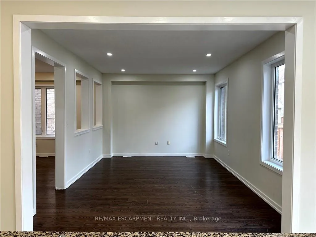 Photo 5 of 7 Abercrombie Crescent, Brampton, Northwest Brampton — HOMEH
