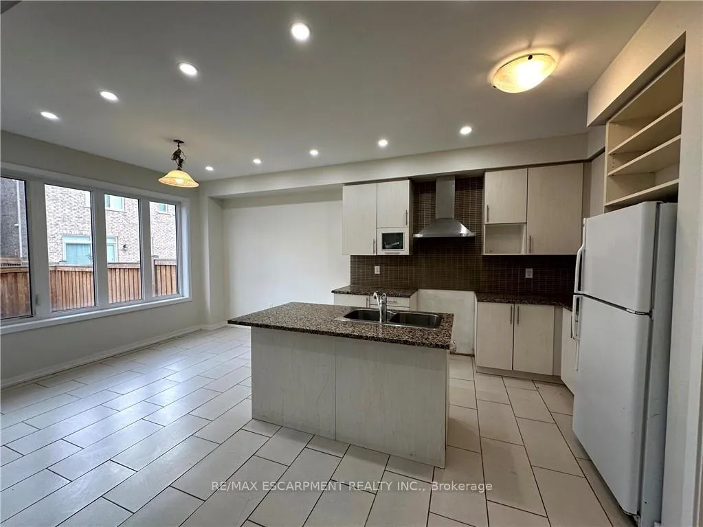 Photo 8 of 7 Abercrombie Crescent, Brampton, Northwest Brampton — HOMEH