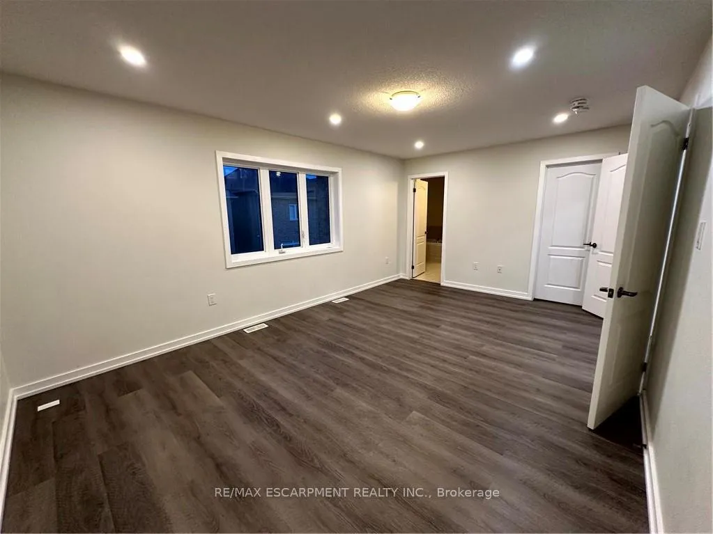 Photo 25 of 7 Abercrombie Crescent, Brampton, Northwest Brampton — HOMEH