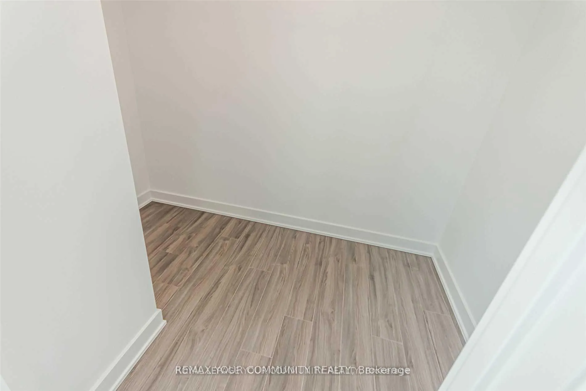 Photo 15 of Unit 521, 681 Yonge Street, Barrie, Painswick South — HOMEH