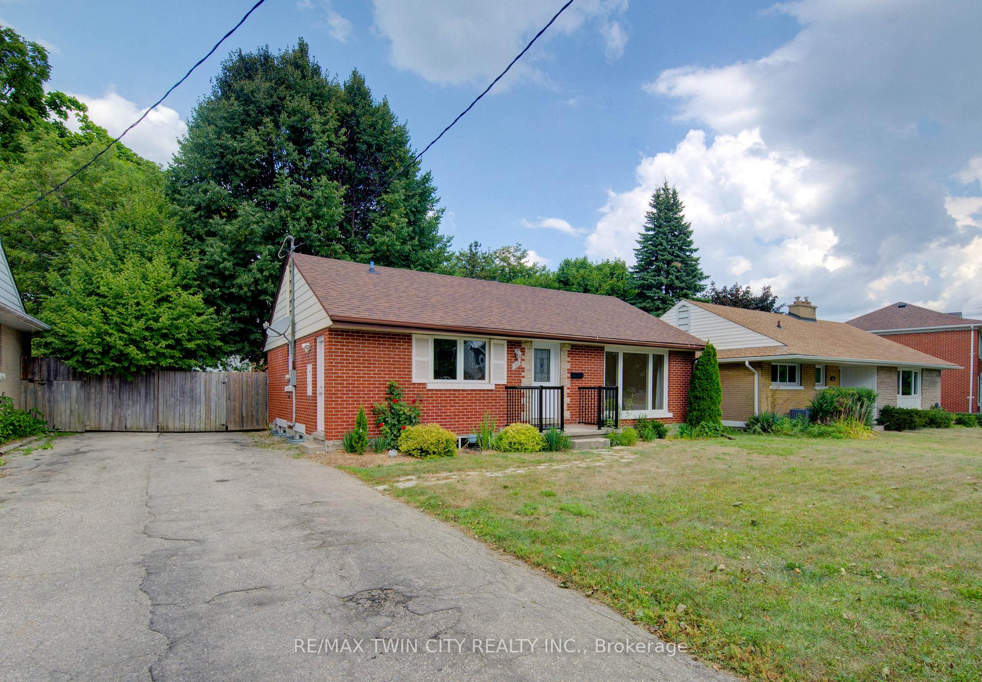 Photo 1 of 28 Jack Avenue, Kitchener — HOMEH